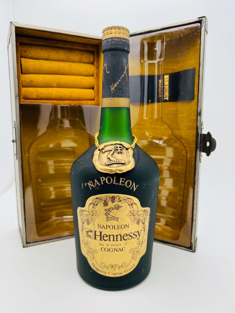 Hennessy Napoleon cognac 700ml 軒尼詩霸道鐵盒, 嘢食& 嘢飲, 酒精