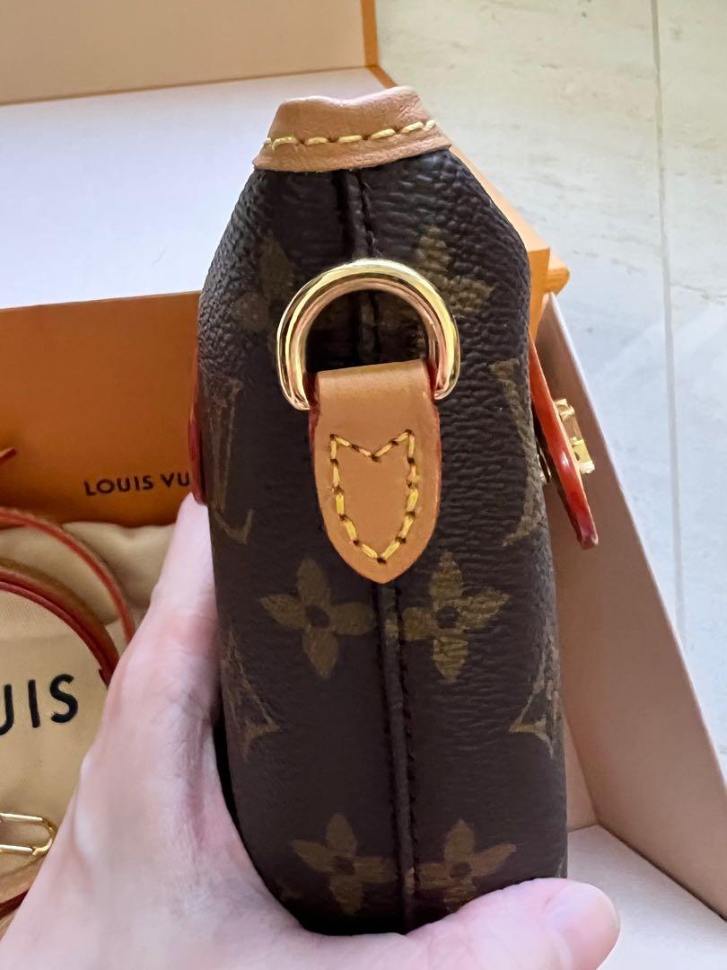 Spent months stalking the website for the Fold Me Pouch and finally snagged  it on Wednesday evening. It's so cute!! : r/Louisvuitton