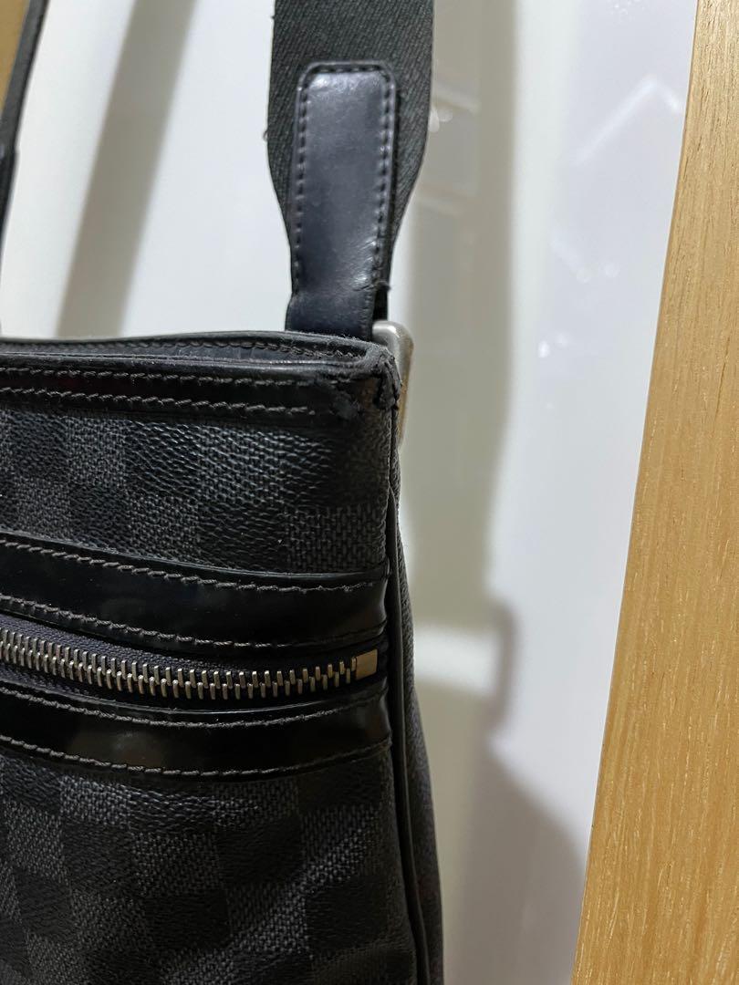 Lv Louis Vuitton men - black checkered messenger bag, Men's Fashion ...