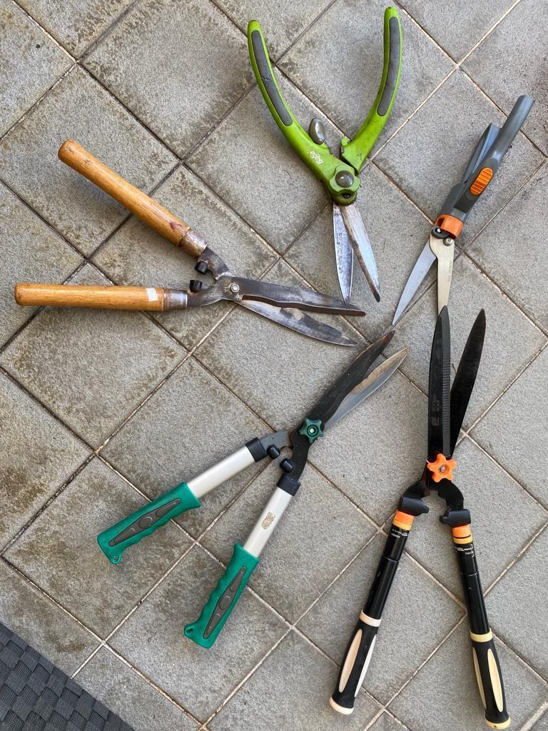 MANUAL GRASS CUTTER, Furniture & Home Living, Gardening, Grass Mowers