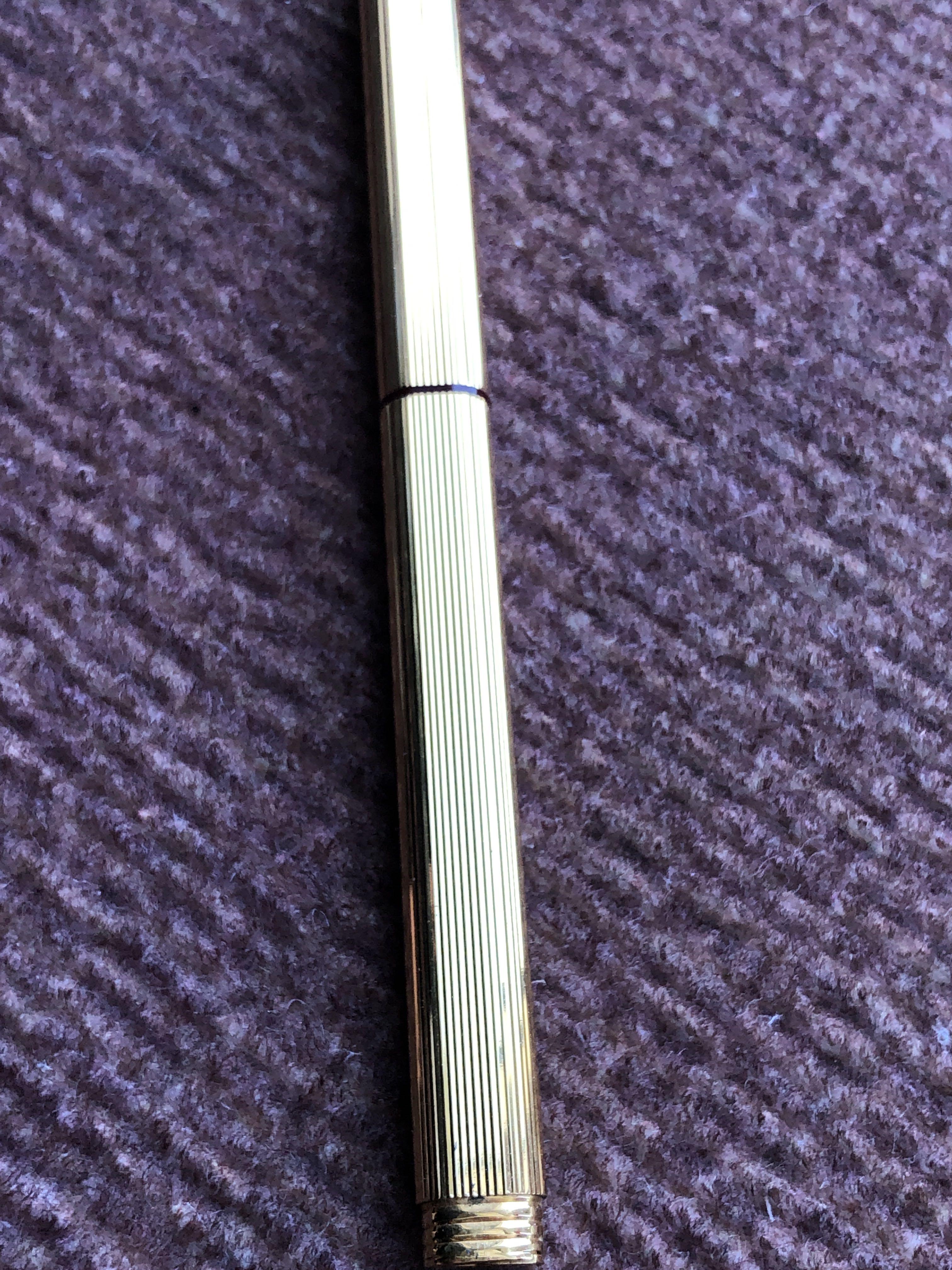 Men Cartier Pen w unique vertical line