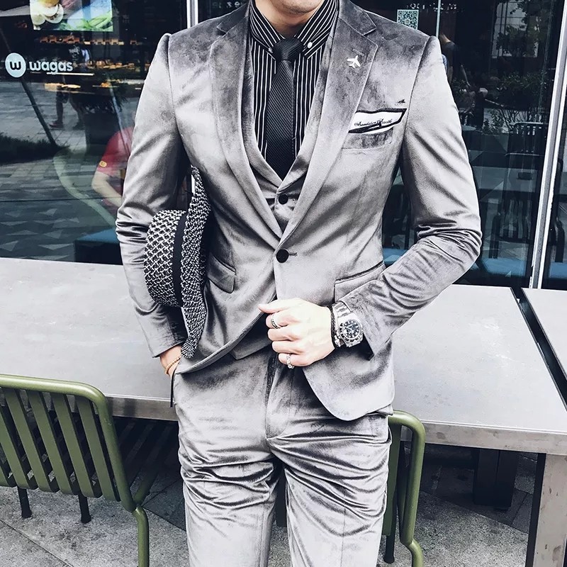 Red velvet on sale 3 piece suit