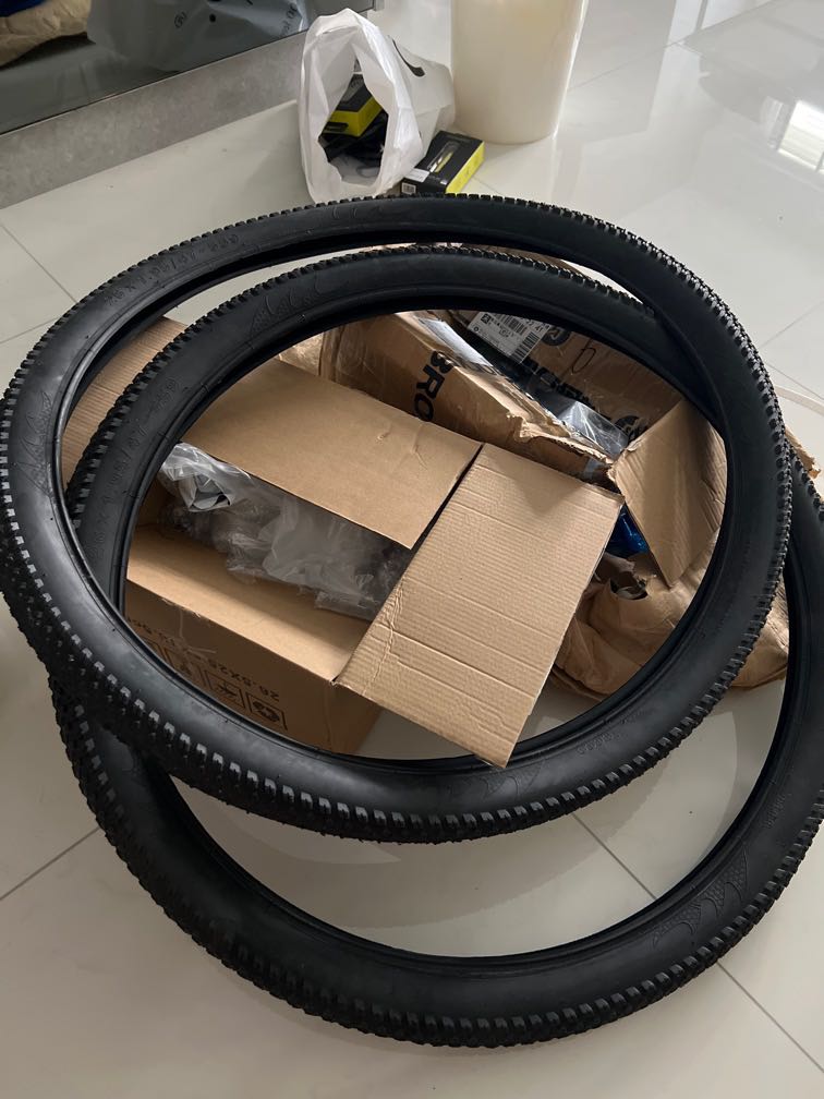 Mountain bike tyre 26 x 1.95, Sports Equipment, Bicycles & Parts, Parts