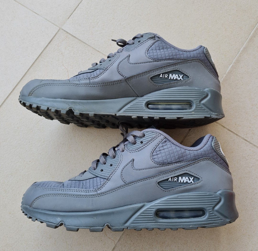 Nike shop 90 essential