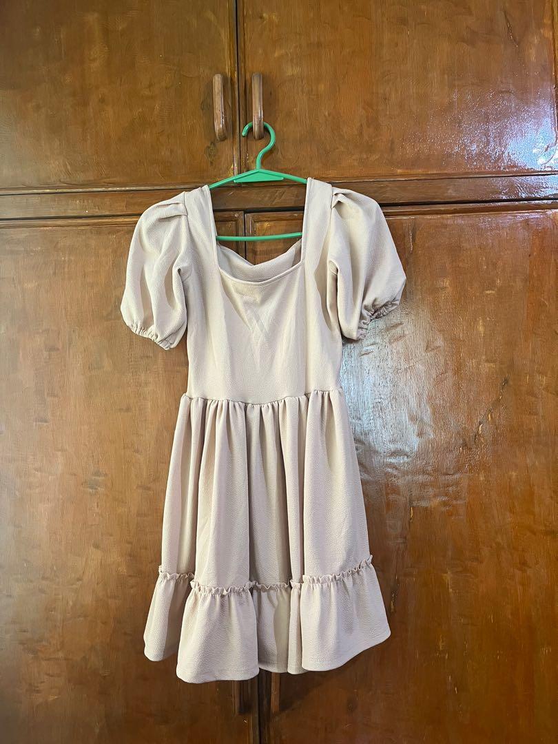 Puff sleeve dress khaki (Category: Dresses) located in Quezon City. Submitted by cuterousel (Listing ID 1163344134, Image 3). Description: Used once no issue at all xs to m.