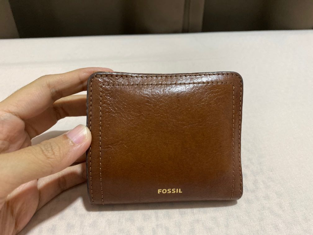 Purse fossil, Luxury, Bags & Wallets on Carousell