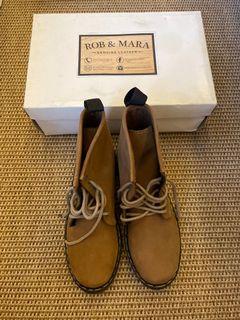 Rob & Mara Boots Fudge