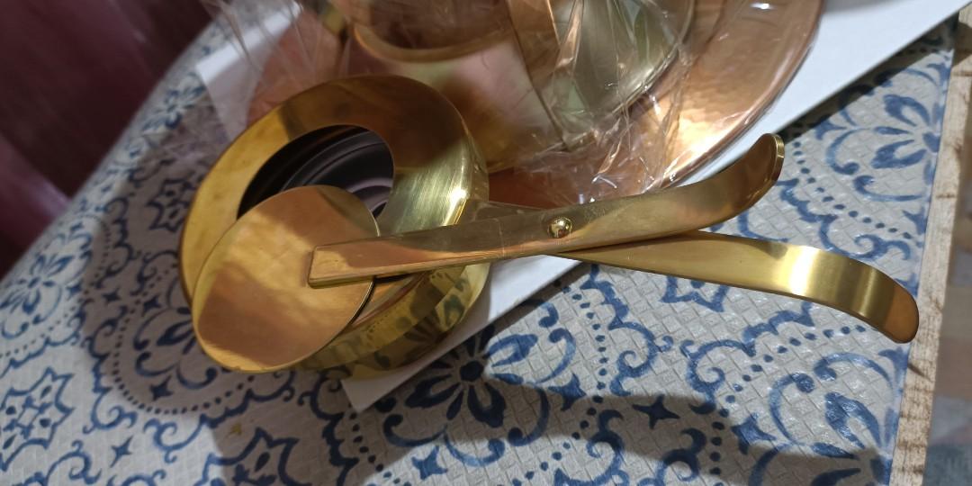 Shinko copper fondue set (Category: Cookware & Accessories) located in San Pablo. Submitted by tailz_and_wacko (Listing ID 1163451057, Image 3). Description: pure copper hardwares.