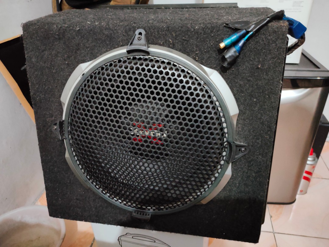 Sony Xplod Subwoofer with Amplifier, Audio, Soundbars, Speakers