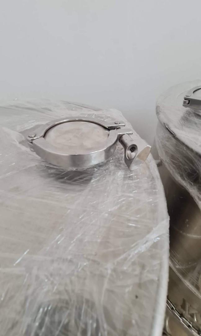 Stainless Steel Drum (Category: Industrial Equipment) located in Marikina City. Submitted by cristelramos_ (Listing ID 1163442368, Image 3). Description: Item: 316 Stainless steel Drum Drum Head type: Closed Head Drum Volume Capacity: 200L Primary Drum Material: 316 Material Thickness: 2mm Note: Currently used as storage for alcohol.