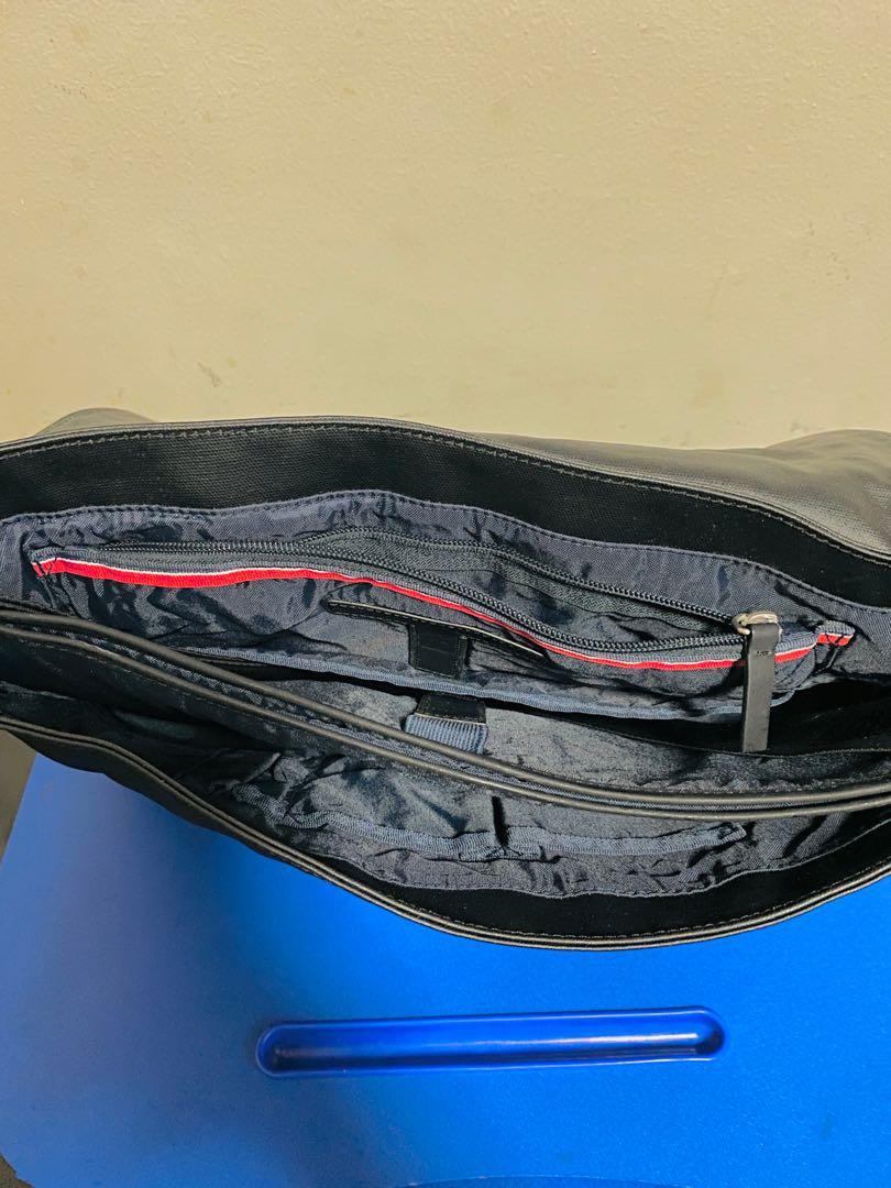 Tommy Hilfiger Messenger Bag, Men's Fashion, Bags, Sling Bags on Carousell