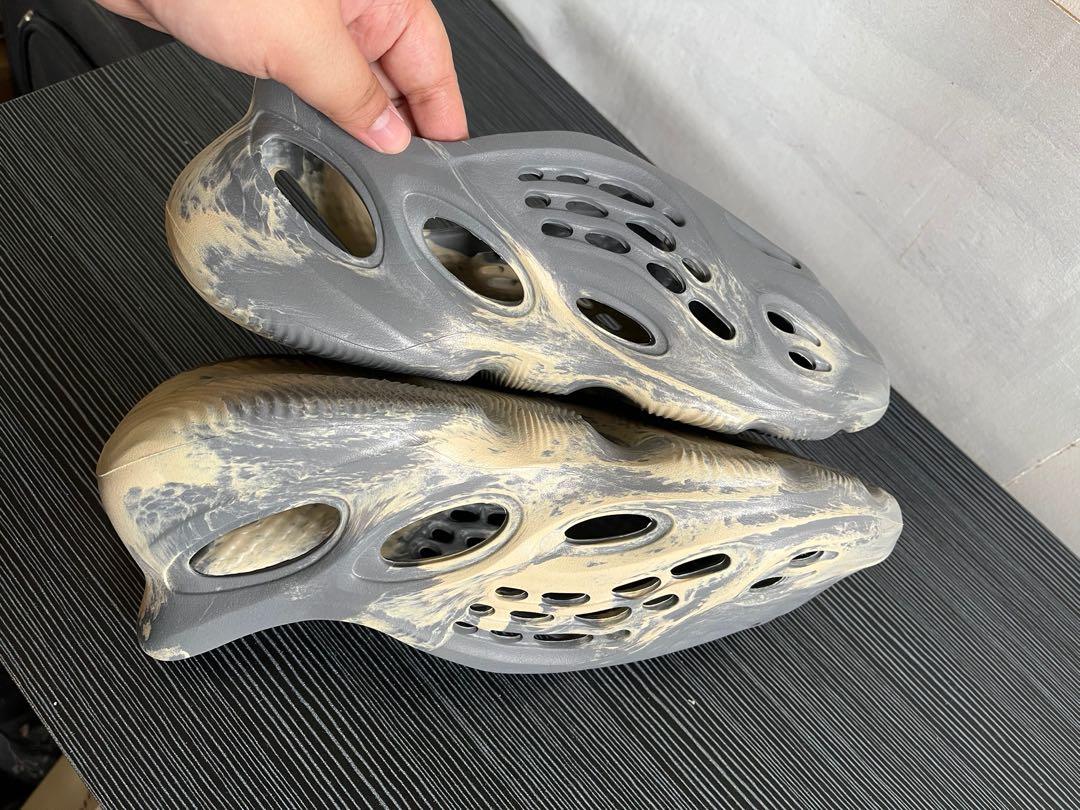 yeezy runner moon grey