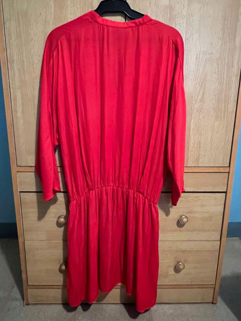 Zara 3/4 sleeves dress (Category: Dresses) located in Las Pinas. Submitted by atgs03 (Listing ID 1163388898, Image 3). Description: Zara red dress with lining. Very flattering. Comes with lining.