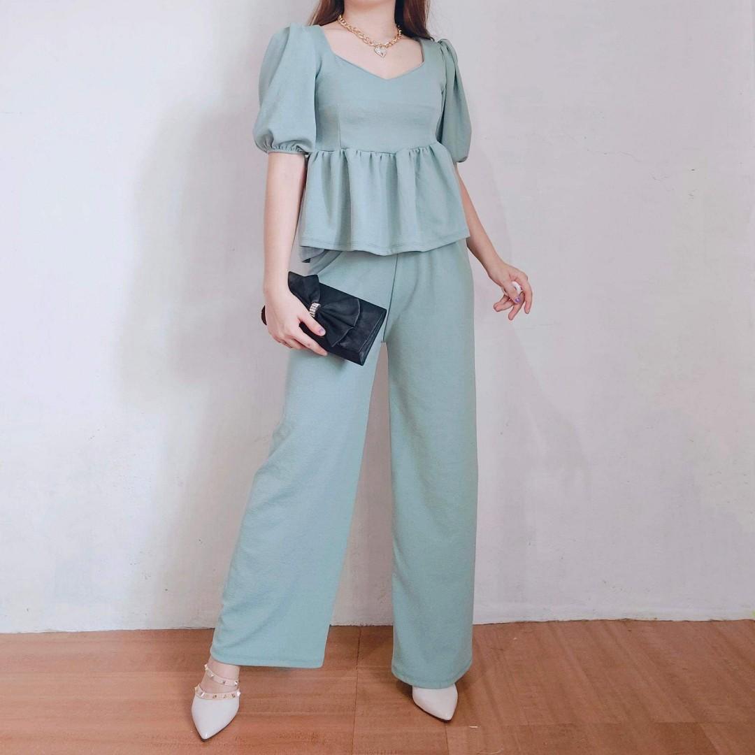 ZELDA PLUS SIZE COORDINATES (Category: Sets or Coordinates) located in Cainta. Submitted by agirlnamedkatkatII (Listing ID 1163317022, Image 2). Description: ZELDA REGULAR SIZE COORDINATES P350.00 FREESIZE CAN FIT FROM SMALL-SEMI LARGE (24-30 WAISTLINE) FABRIC: CREPE FABRIC MODEL'S HEIGHT : 5'2 PLUS 2 INCHES HEELS (5'4) NOTE: PLEASE PROBABLY 2ND AND 3RD COLOR OPTIONS.