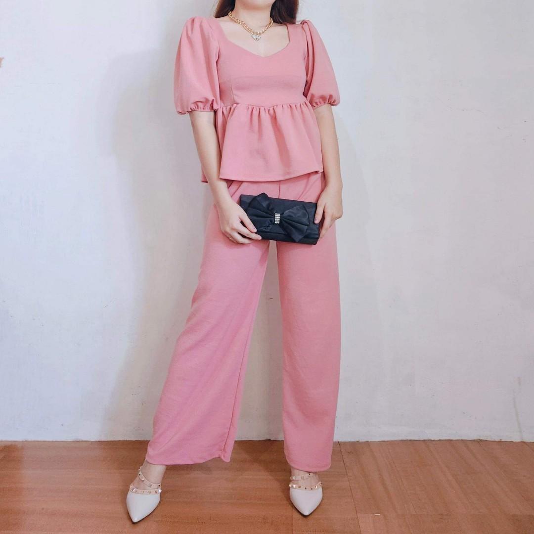 ZELDA PLUS SIZE COORDINATES (Category: Sets or Coordinates) located in Cainta. Submitted by agirlnamedkatkatII (Listing ID 1163317022, Image 1). Description: ZELDA REGULAR SIZE COORDINATES P350.00 FREESIZE CAN FIT FROM SMALL-SEMI LARGE (24-30 WAISTLINE) FABRIC: CREPE FABRIC MODEL'S HEIGHT : 5'2 PLUS 2 INCHES HEELS (5'4) NOTE: PLEASE PROBABLY 2ND AND 3RD COLOR OPTIONS.