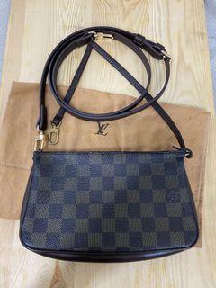 139❤️ LV N5983 棋盤格方胖子 豆腐包 方盒子 麻將包 手提包 化妝包 絕版 腋下包 造型超可愛 絕版 古董 復古 古著附原廠防塵袋 他牌斜背帶 保證真品正品