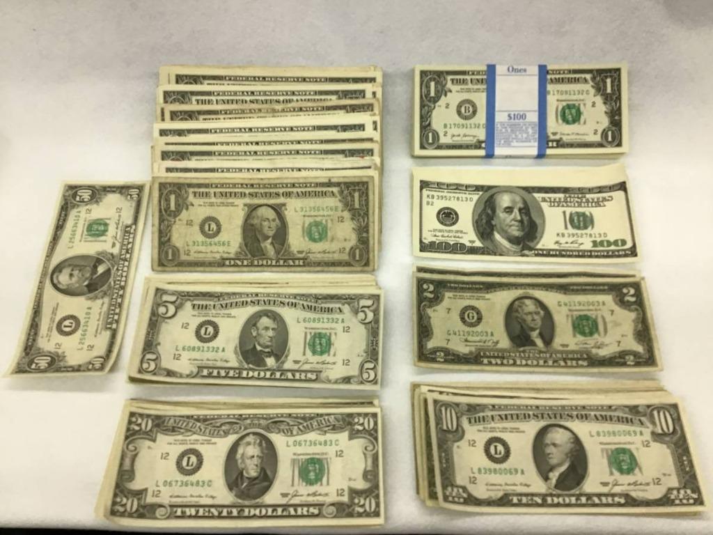 美元鈔票約304 美元, 興趣及遊戲, 收藏品及紀念品, 錢幣- Carousell