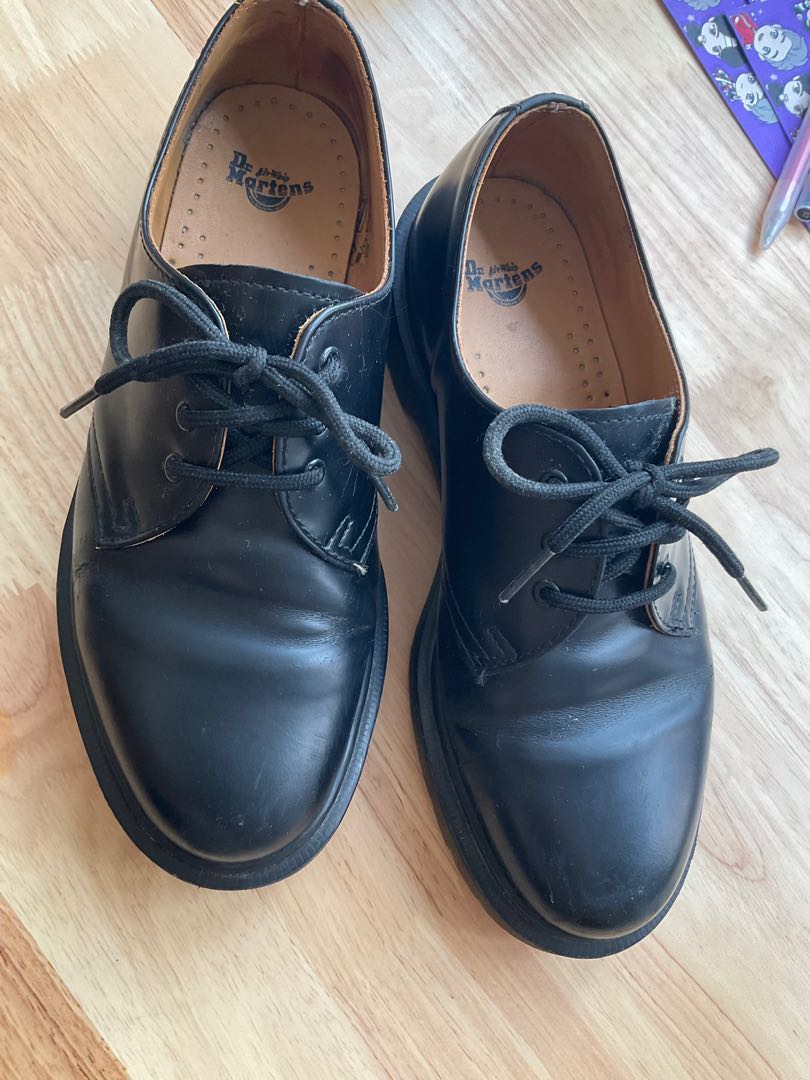 dr marten black boots size 5