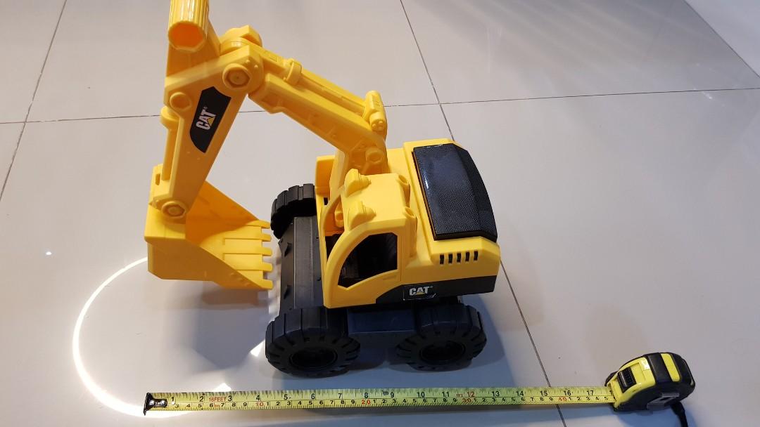 CAT Excavator Toy (big), Hobbies & Toys, Toys & Games on Carousell