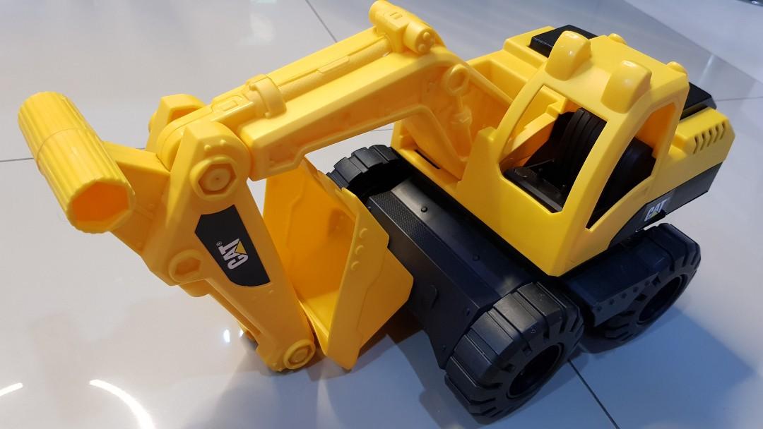 CAT Excavator Toy (big), Hobbies & Toys, Toys & Games on Carousell