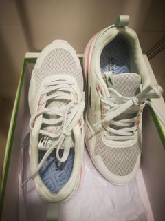 （分類：）位於 。 由 liez0130 提交（商品編號 1158584099，圖片 1）。簡介： 。