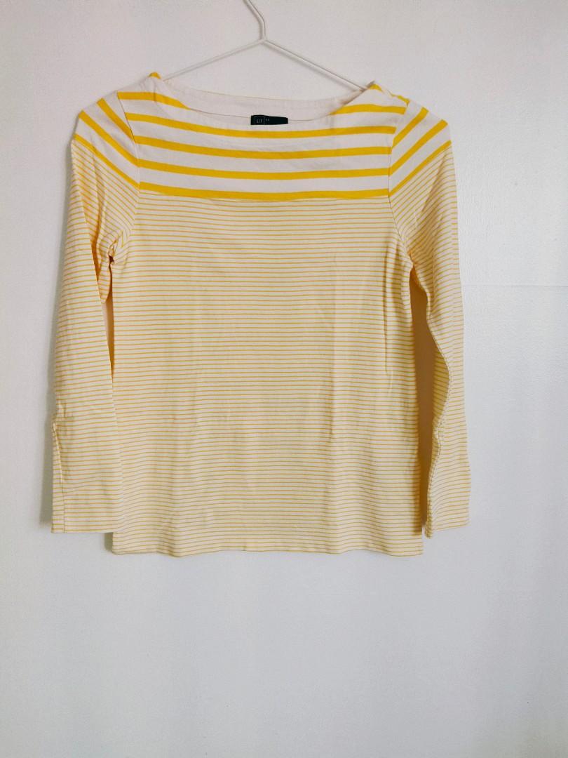 Gap Longsleeves (Category: Longsleeves) located in Mandaluyong City. Submitted by nescreates (Listing ID 1158571506, Image 1). Description: Good as new condition🍀 Can fit S-M.