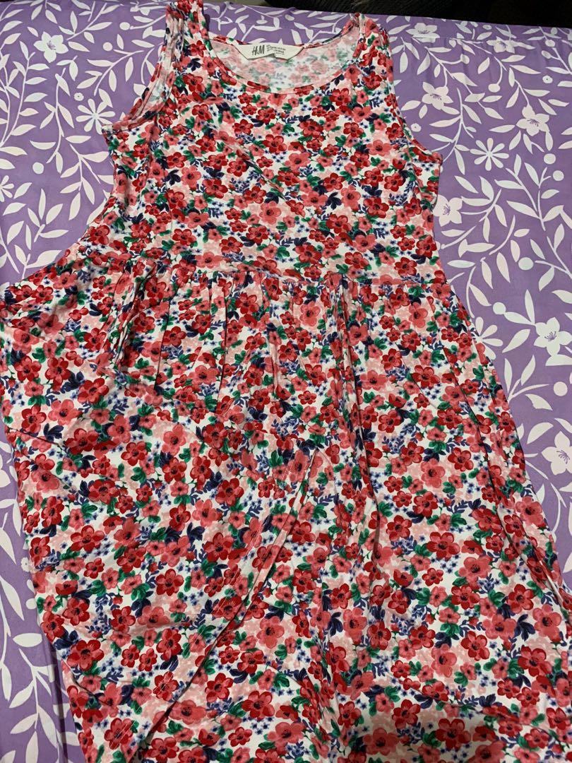 H&M Dress size 8-10yo (Category: Babies & Kids Fashion) located in Makati City. Submitted by zel_1801 (Listing ID 1158630840, Image 1). Description: H&M size 8-10yo like new only used once P350 to 250 MOP: Gcash or Bank Transfer.