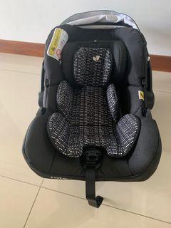 Joie i-gemm car seat and i-base car seat