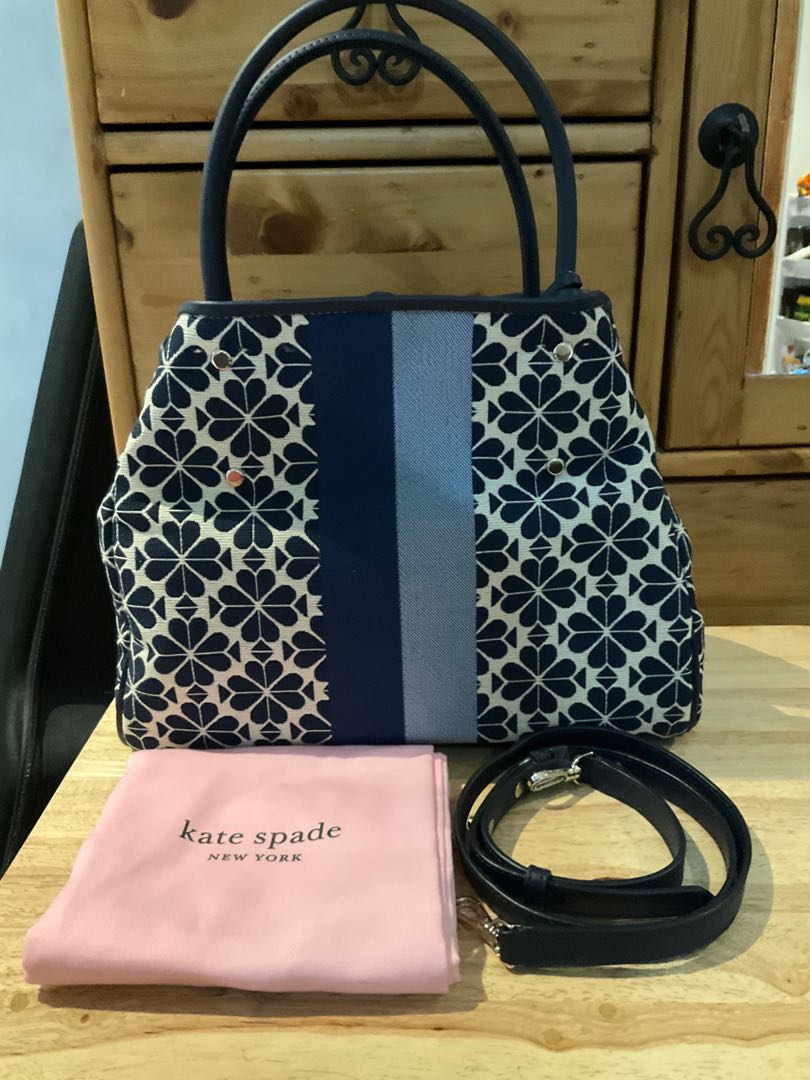 Kate Spade Jacquard Flower tote medium, Luxury, Bags & Wallets on Carousell