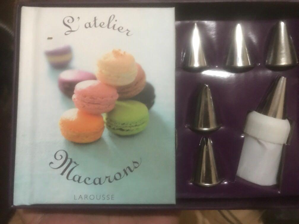 L’Atelier French macaroon making kit (Category: Craft Supplies & Tools) located in Paranaque City. Submitted by chmfp.fp (Listing ID 1158629396, Image 1). Description: L’Atelier macaroon making kit . Comes with booklet with recipes in French . Bought in Paris but never used 6 nozzle tips with pastry bag . Translation can be down with Google translate . Still with plastic cover which is a little dull from age .