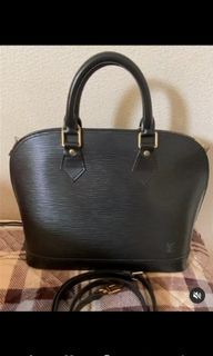 (Category: ) located in . Submitted by rarachang_closet (Listing ID 1158608150, Image 1). Description: .