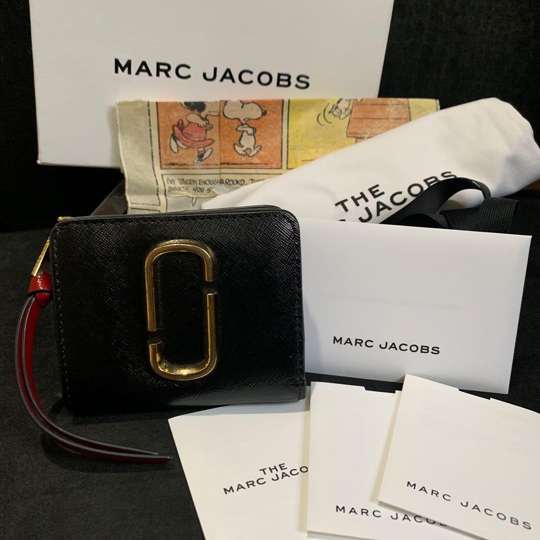 Marc Jacobs Wallet (Category: Luxury Bags & Wallets) located in Quezon City. Submitted by lavishly.ph (Listing ID 1158662983, Image 1). Description: Marc Jacobs Wallet Inclussions: •Box •Dustbag •Carecards •Ribbon •Official Receipt Ping me for more details! .