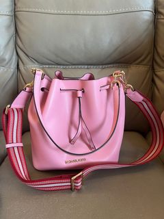 （分類：）位於 。 由 prettyvava 提交（商品編號 1158561507，圖片 1）。簡介： 。