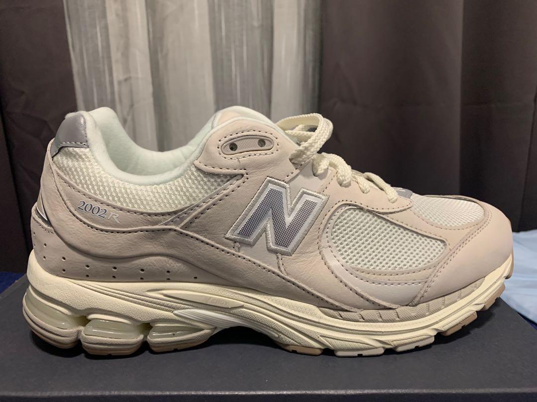 nb 2002r white