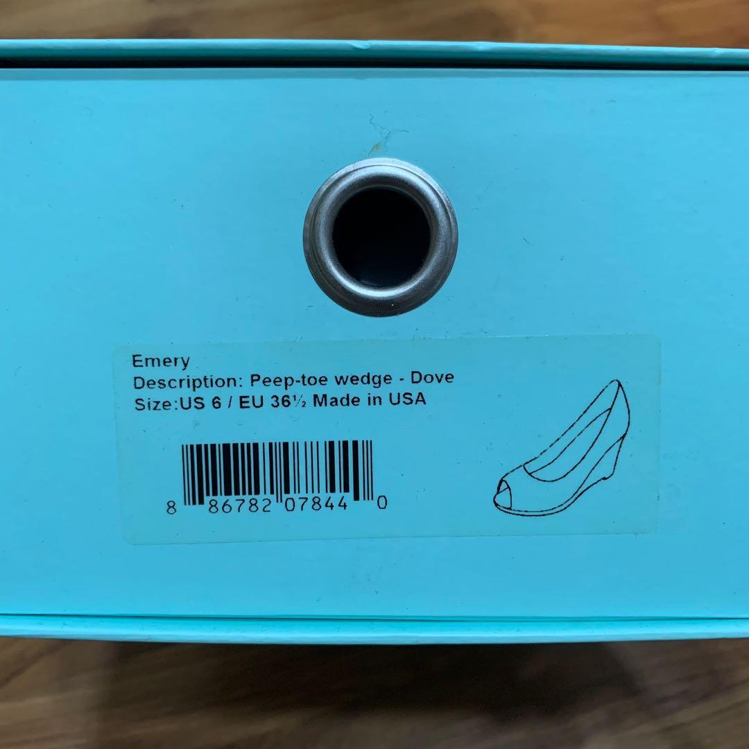 Okab Emery Wedges in Dove Grey, Women's Fashion, Footwear, Wedges