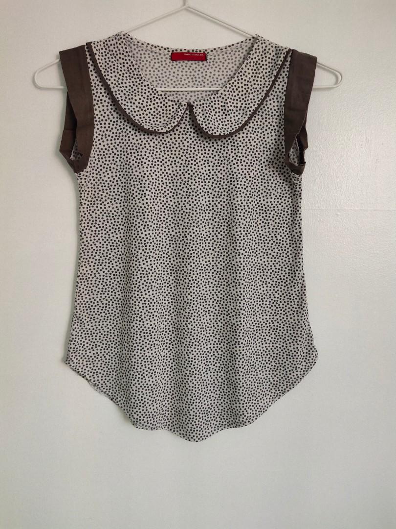 Page Jeans Top (Category: Sleeveless) located in Mandaluyong City. Submitted by nescreates (Listing ID 1158573025, Image 1). Description: Like new condition 🍀 Can fit fit S-M.