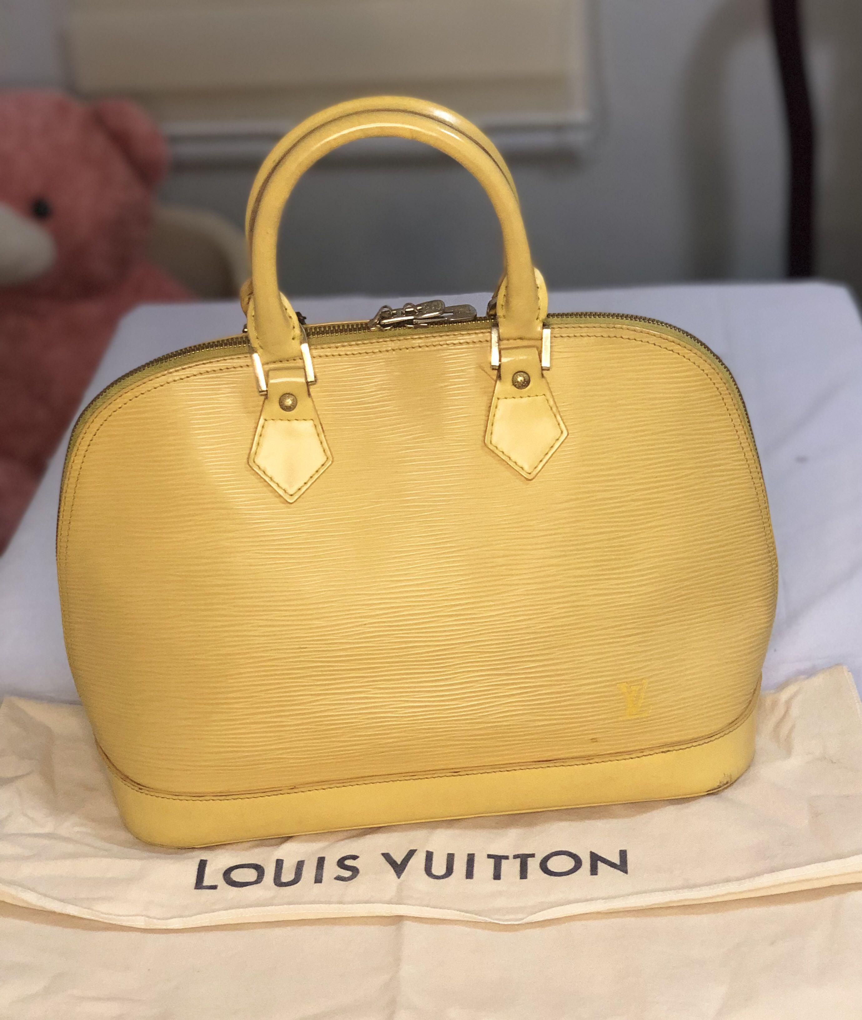 preloved Louis Vuitton Alma epi Bag (Category: Luxury Bags & Wallets) located in Mandaluyong City. Submitted by michgrayb.Enterprise (Listing ID 1149369803, Image 1). Description: Japan Bag Louis Vuitton Alma epi Bag with code With flaw from handle: lost screw. With slight rub, tarnish zipper, no lock & key..