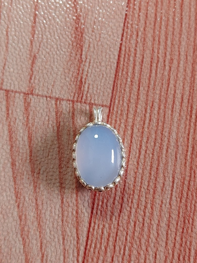 Pandora chalcedony shop