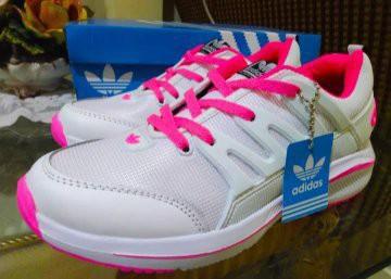 Sepatu Adidas size 40