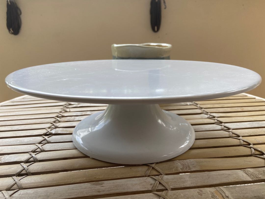Turning cake stand, Furniture & Home Living, Kitchenware & Tableware