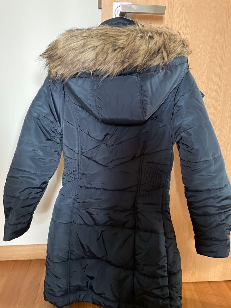 Winter jacket (Category: Coats, Jackets and Outerwear) located in Singapore. Submitted by mycrystal (Listing ID 1158626503, Image 2). Description: H&M winter jacket Small size Eur XS Wore once. Selling away as it’s small for me. Looks as good as new. .