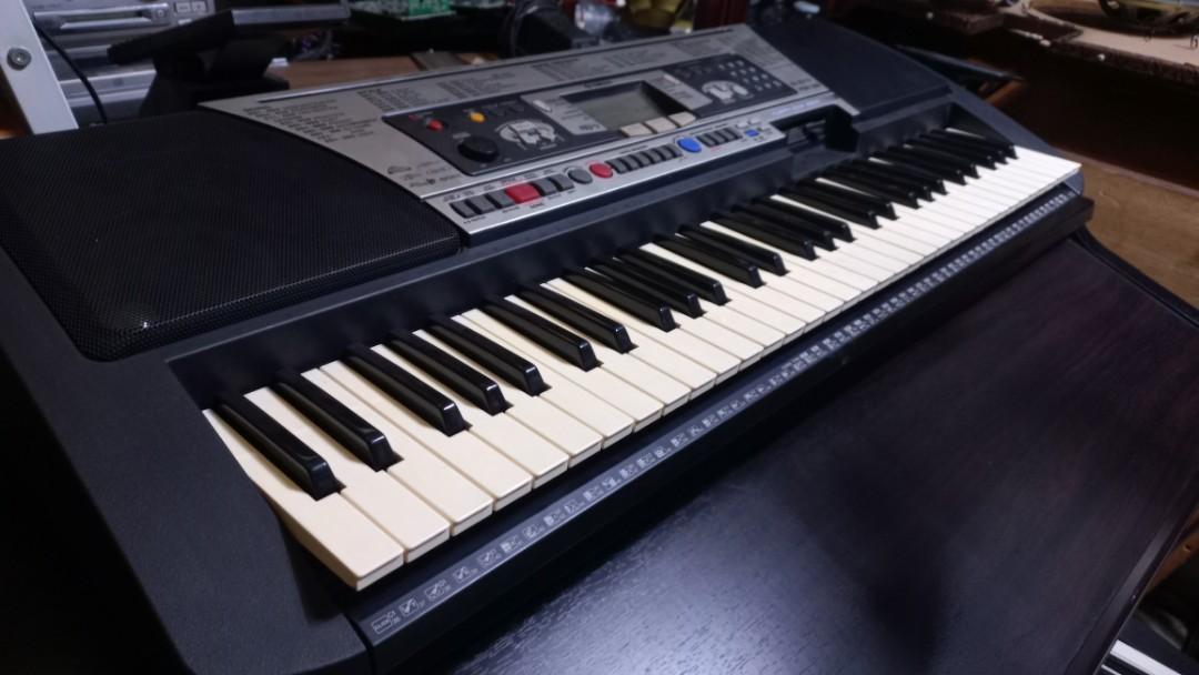 Yamaha PSR350 Touch Sensitive 61Key Piano Keyboard, Hobbies & Toys