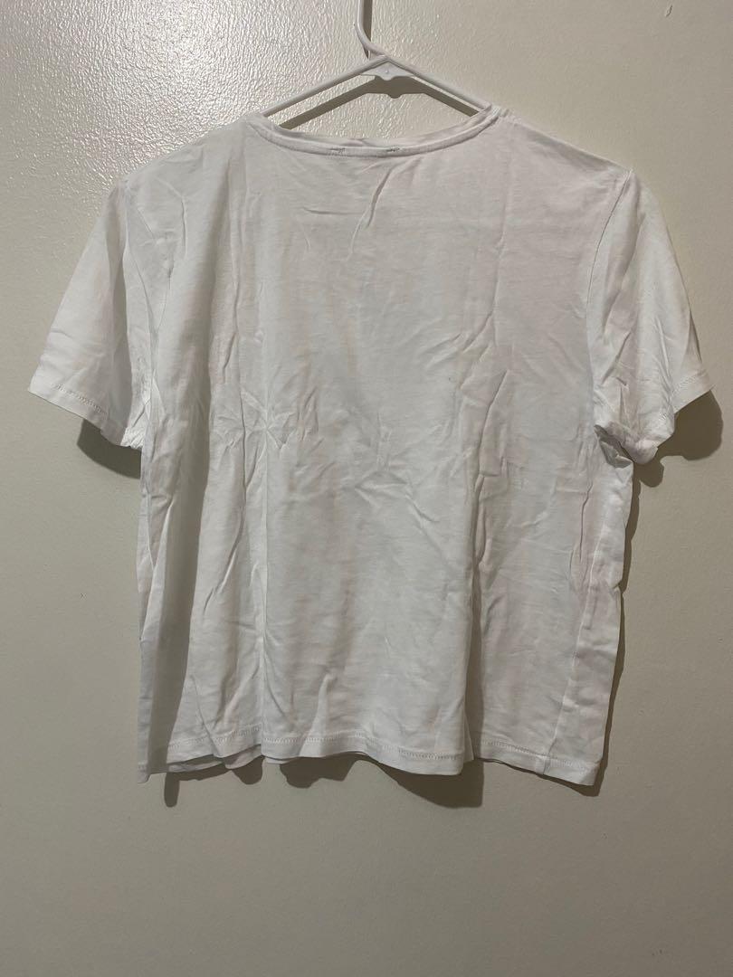 Zara Trafaluc White Tshirt (Category: Shirts) located in Quezon City. Submitted by declutterwithmina (Listing ID 1158638681, Image 2). Description: Mode of Payment: > BDO > GCash > COD Message me for queries! 😊.