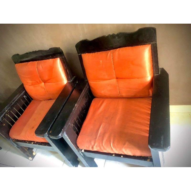 2 Big Side Chair with Center Table (Category: Chairs) located in Pasig City. Submitted by sm_thehouseoftrends. (Listing ID 1163539533, Image 1). Description: READ BEFORE BUY! DIRECT MESSAGE ME PLS! RFS: Decluttering 2nd hand po! ( Reason kung bakit ebebenta, lilipat ng bahay) Maayos pa yan. Pede e retouch. Mas gaganda pa! May mga kunting gasgas lang pero kaya naman madala sa pintura. Matibay po and wood material Set Includes: 2 Sides Chair (Big) 