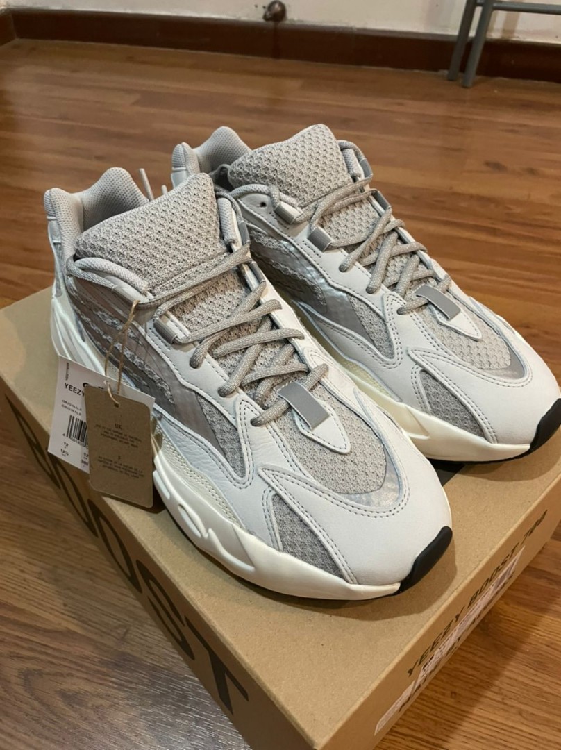 yeezy boost 700 size 8