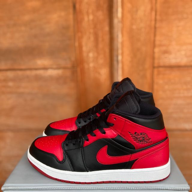 Air Jordan 1 Mid Banned (2020), Fesyen 