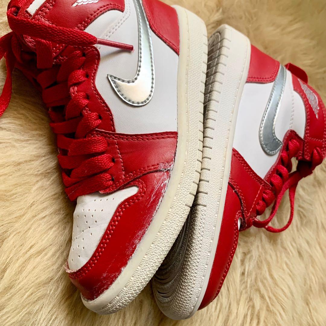 Jordan retro 1 silver sales medal