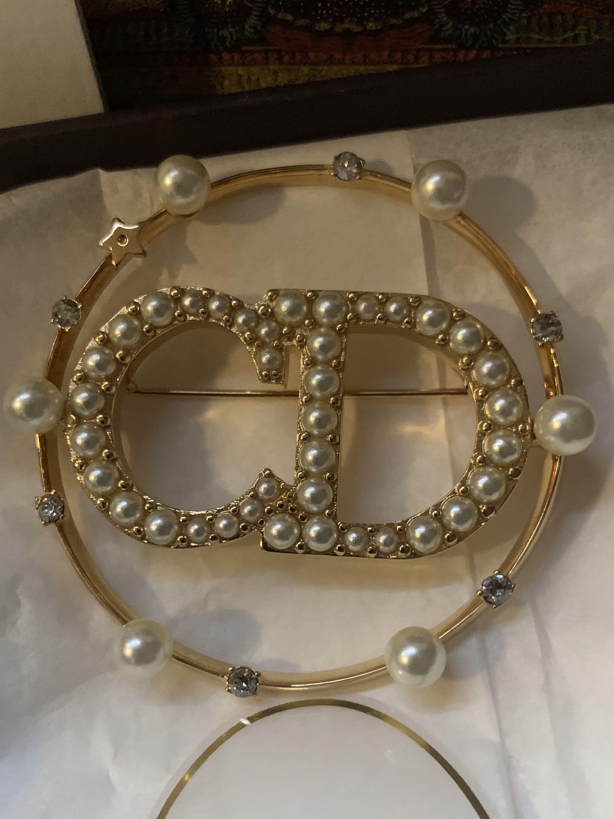 Clair d lune brooch deals