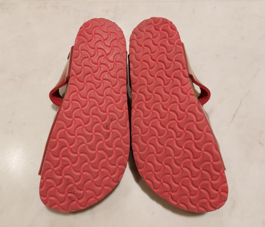 Girls birkenstock hotsell style sandals