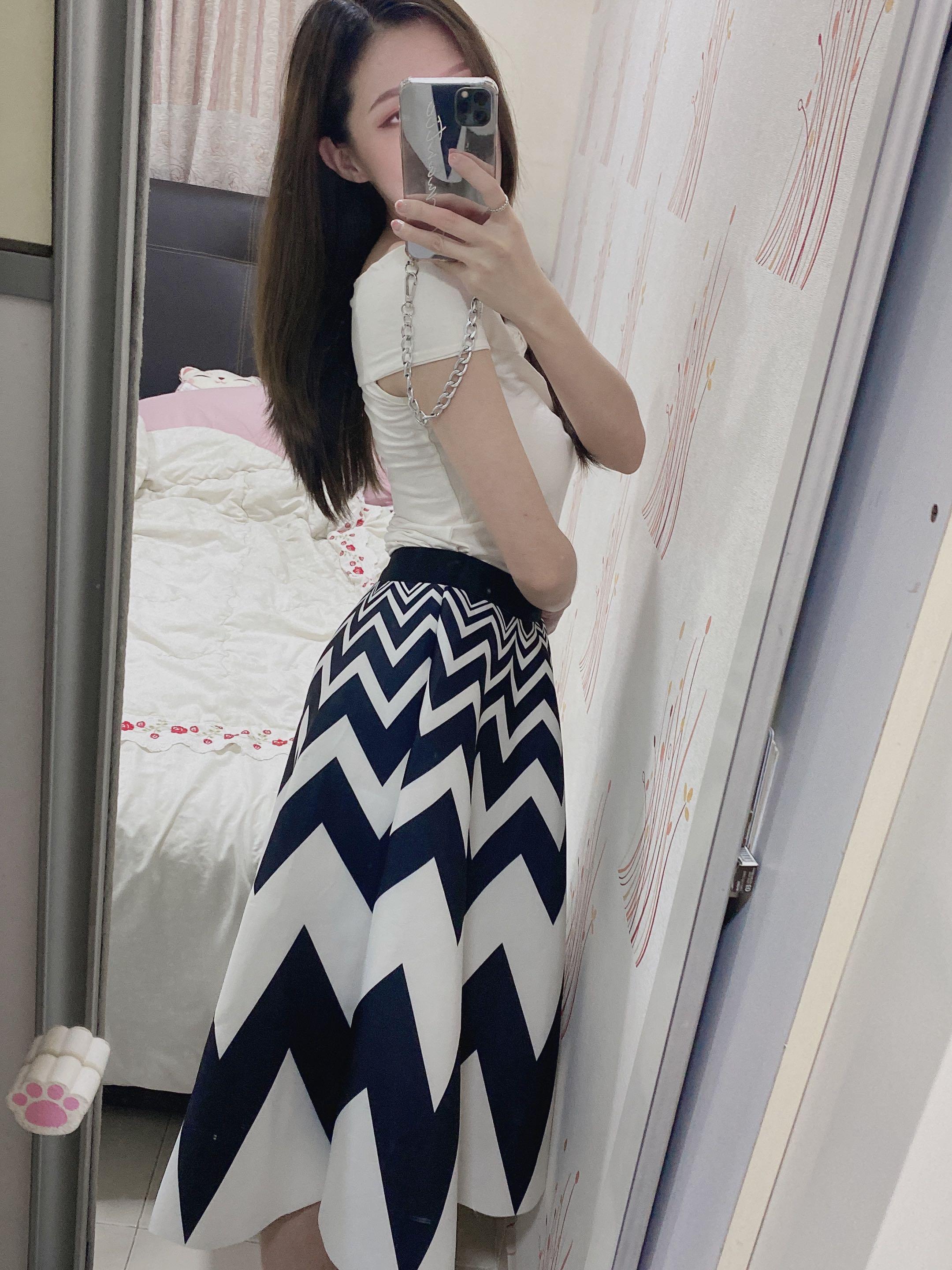 Boutique vintage skirt premium foam quality 3D shape Women s